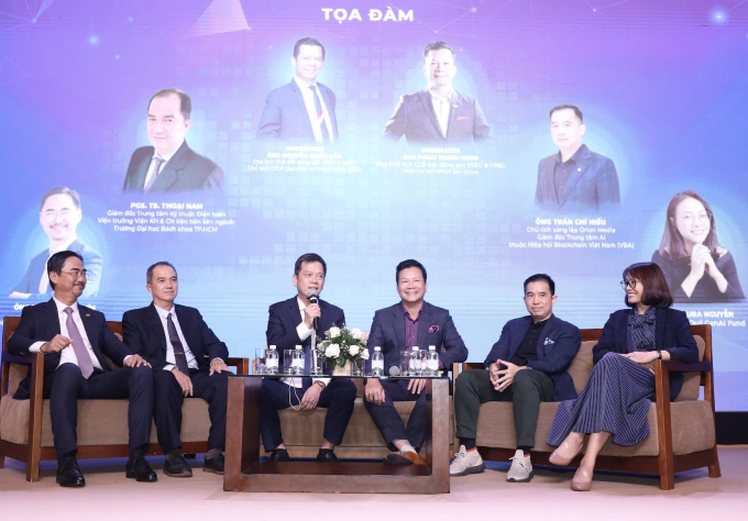 Các diễn giả chia sẻ tại tọa đàm về ứng dụng AI trong bất động sản